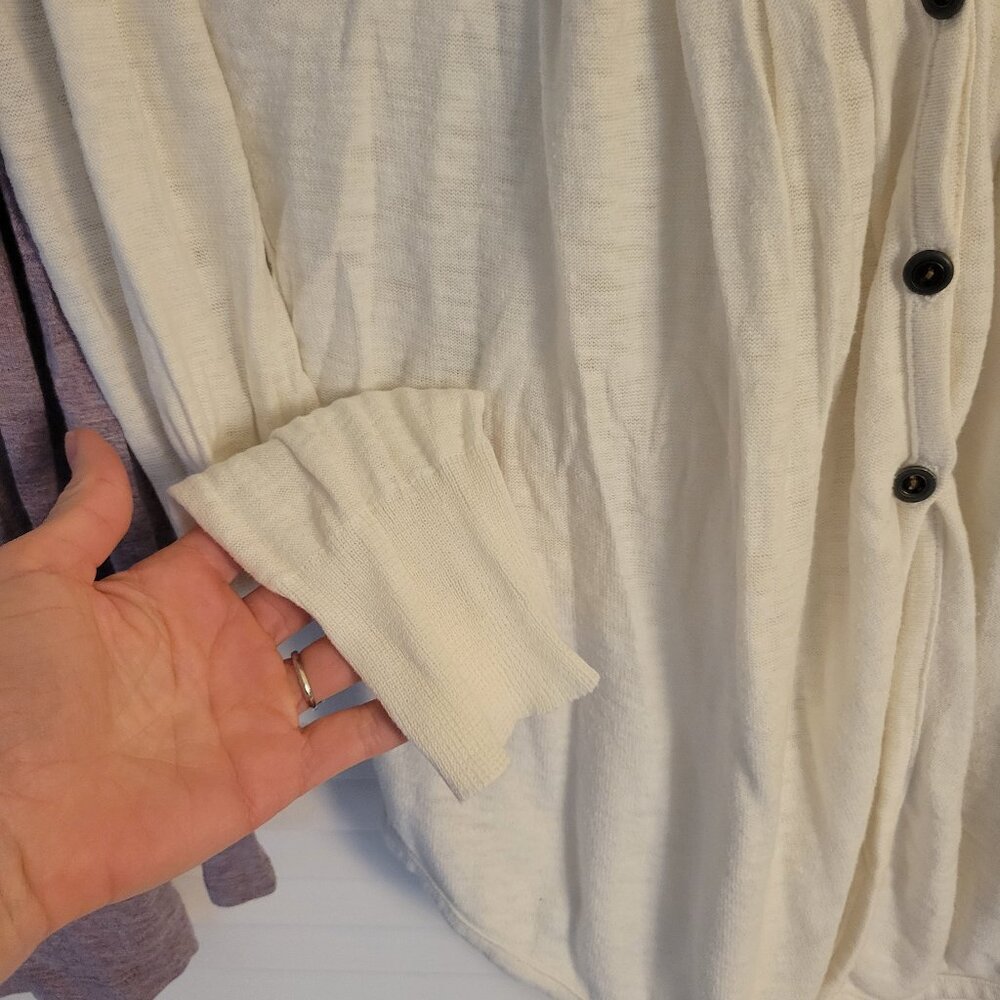 Lot Bundle of Three Long Sleeve Shirts & Cardigan, Size Small - Picture 3 of 16